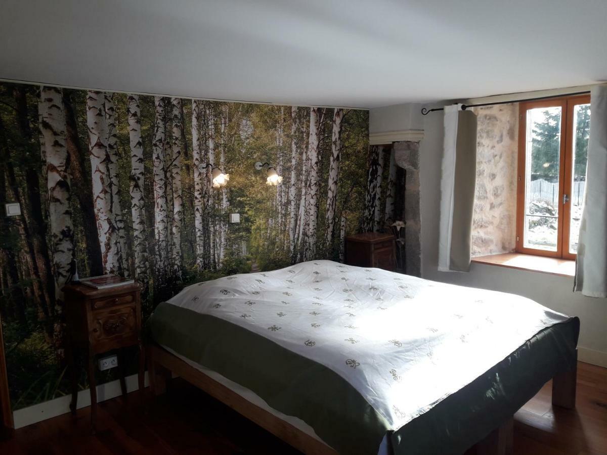 Domaine Le Sauzet Bed & Breakfast Saint-Germain-l'Herm Exterior photo