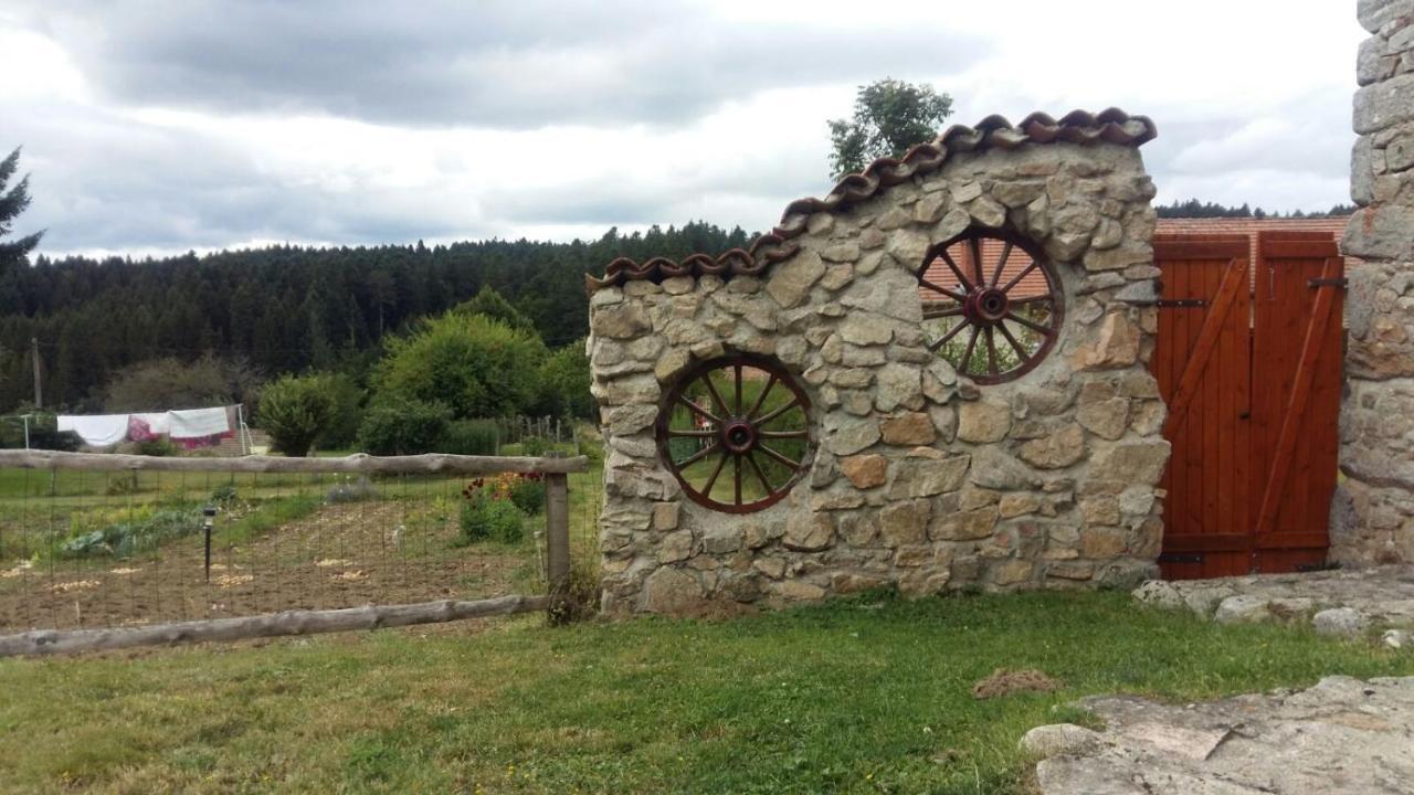 Domaine Le Sauzet Bed & Breakfast Saint-Germain-l'Herm Exterior photo